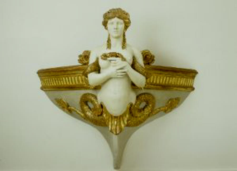 Prua di imbarcazione della Regina Maria Antonietta per le passeggiate in Gran Canal