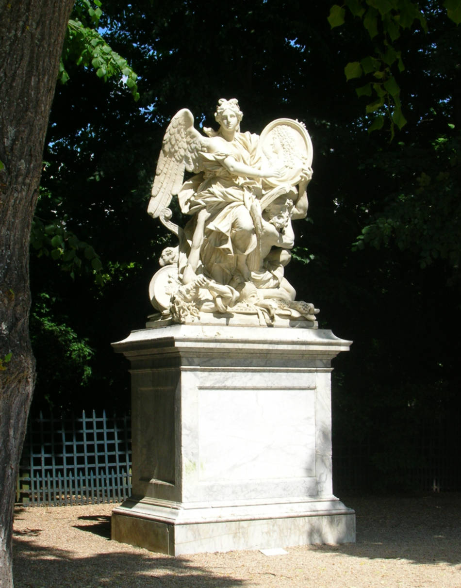 Altra statua sulle Gesta di Luigi XIV